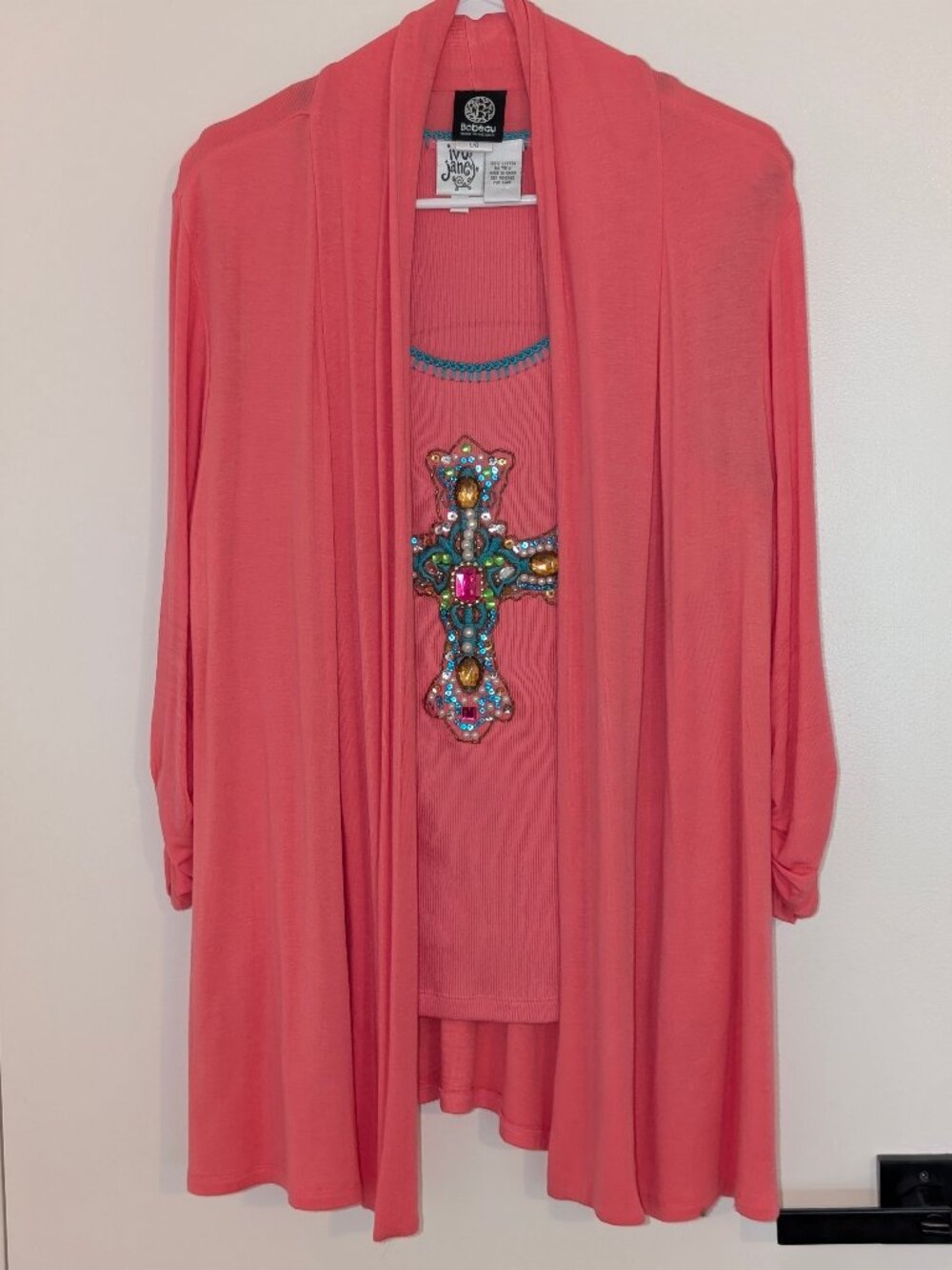 Bobeau Long Sleeve Top over Ivy Jane Tank top with Sequin Cross Size XL